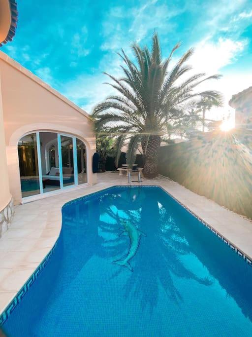 Impresionante Villa Con Piscina - Oliva Nova エクステリア 写真